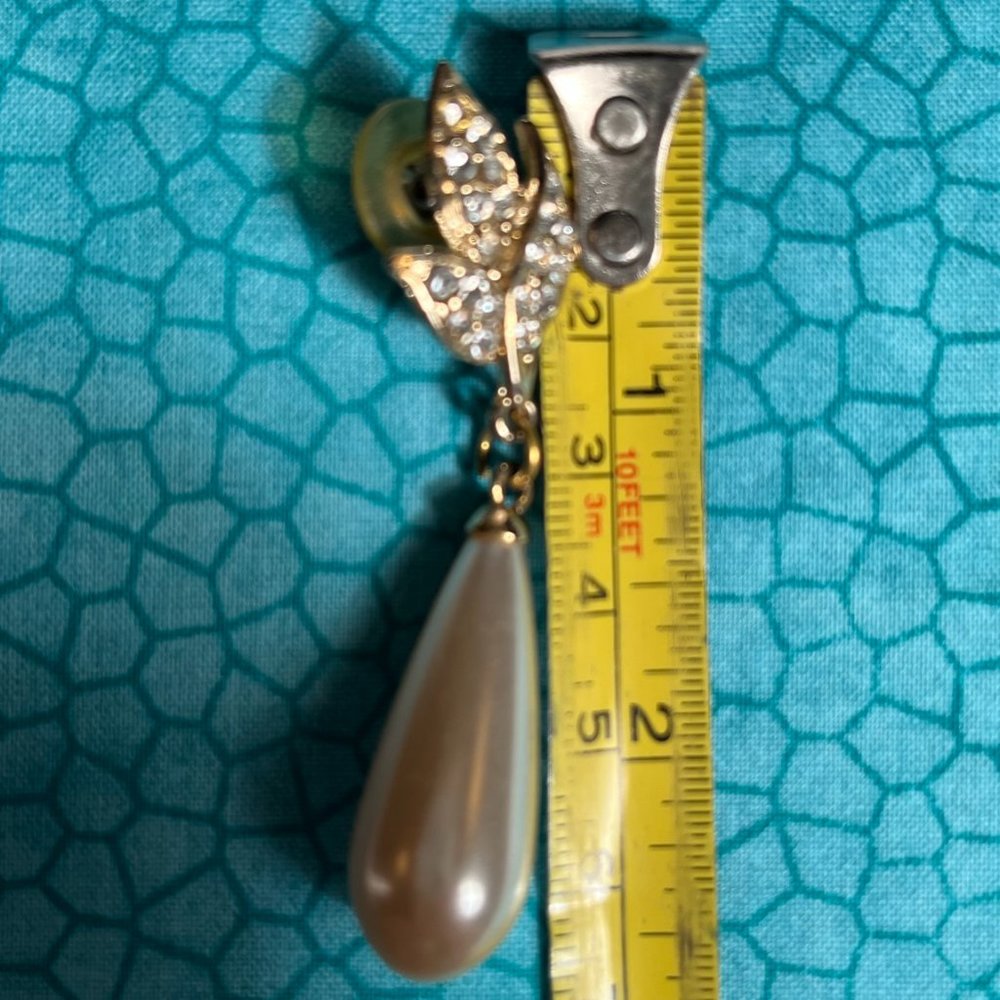 Pearl Drop Dangles - Picture 3 of 3